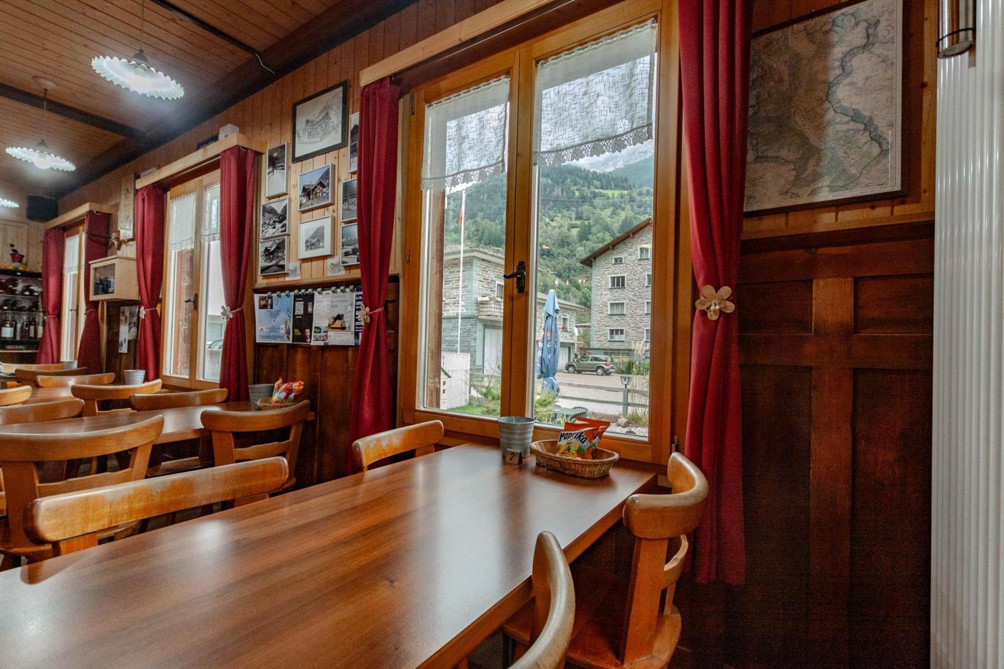 Ristorante Pensione Chalet Stazione Поск'яво Екстер'єр фото